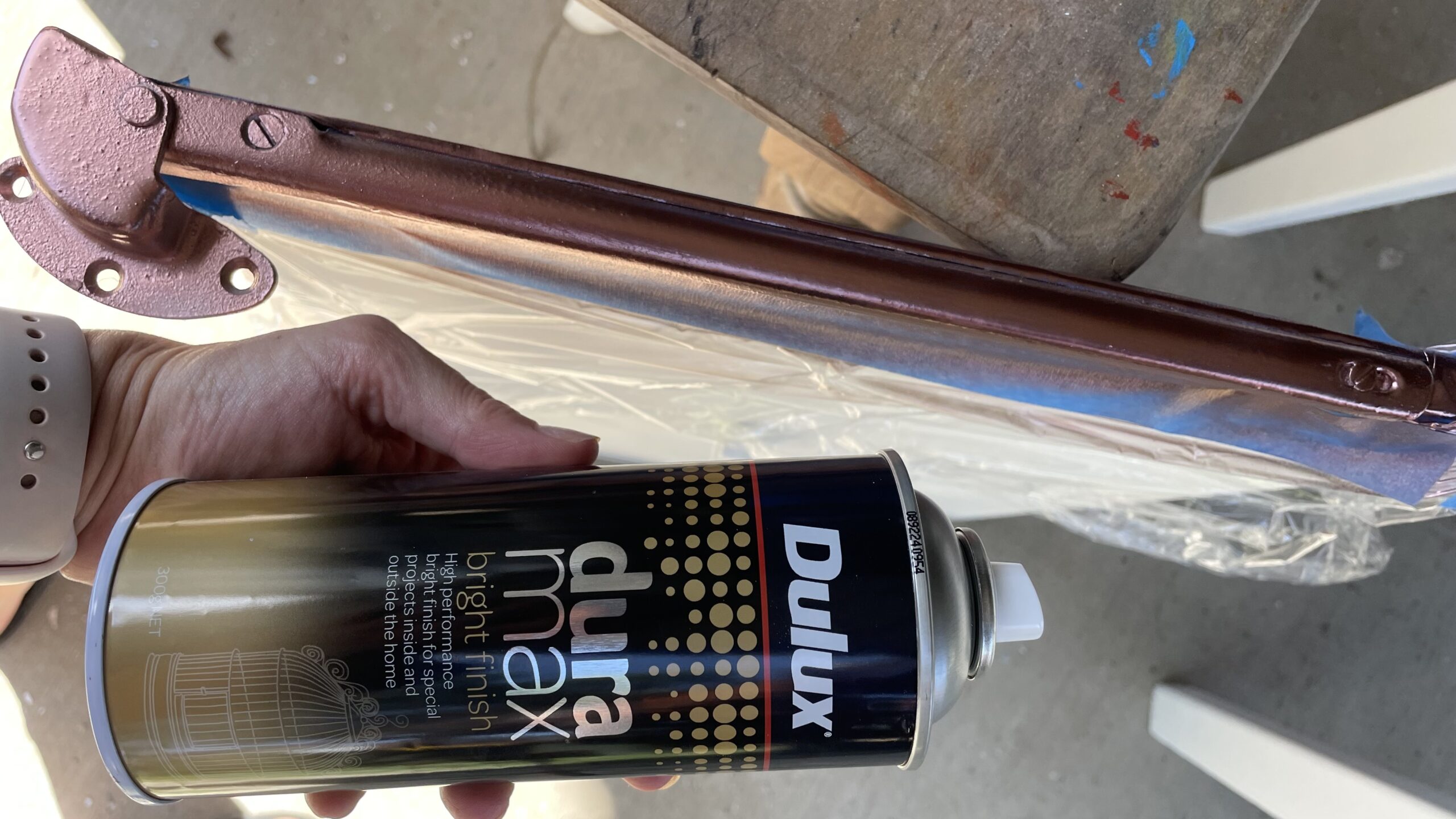 hardware spray paint<br />
